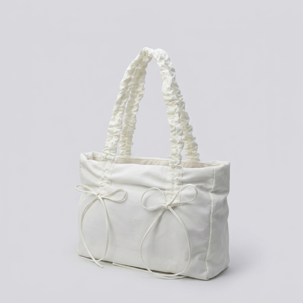Noeda | Tote Bag - Plus size model
