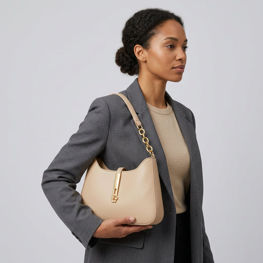 Allia | Shoulder Bag - Plus size model