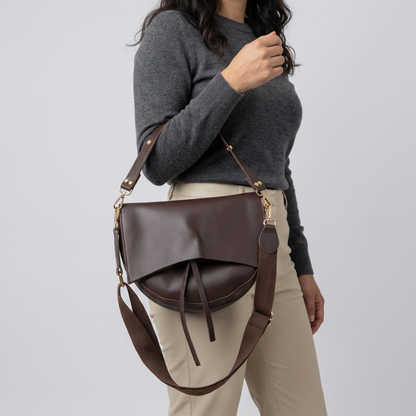 Lune | Crossbody Bag - Plus size model