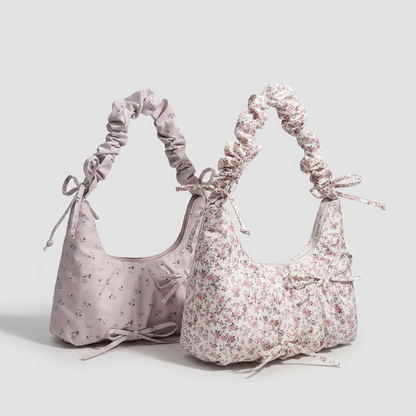 Aemi Floral Bag - Plus size model