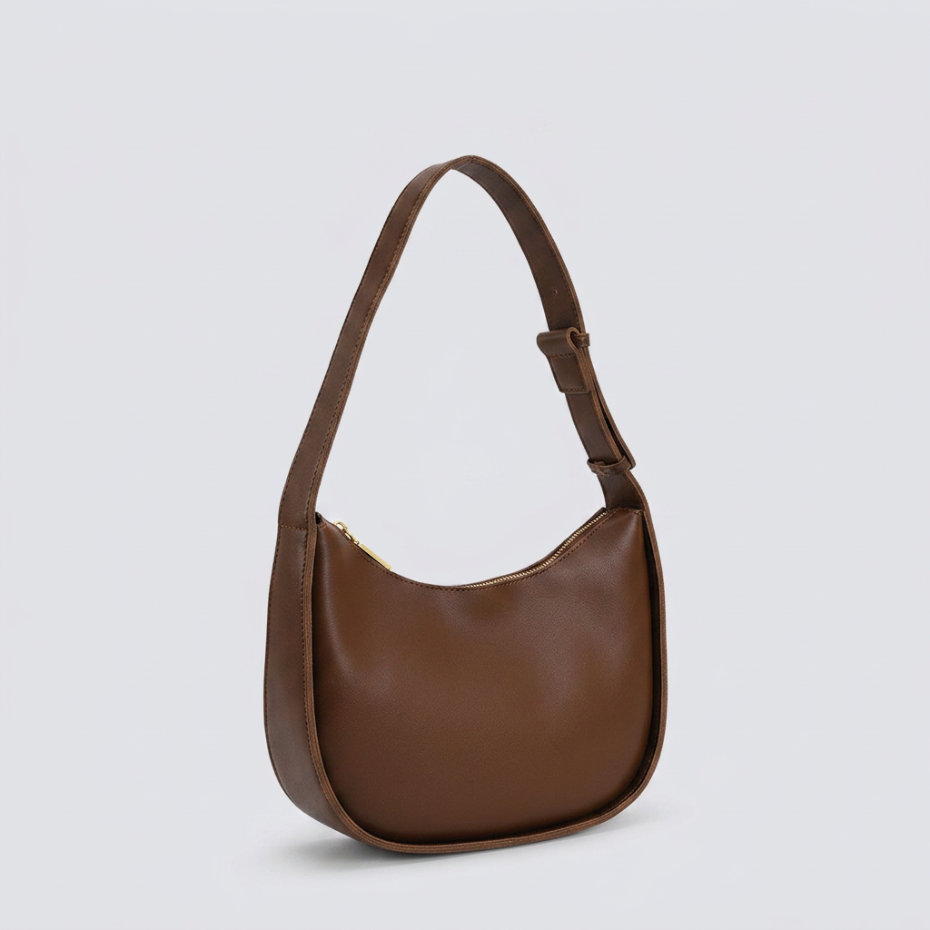 Viora | Shoulder Bag - Plus size model