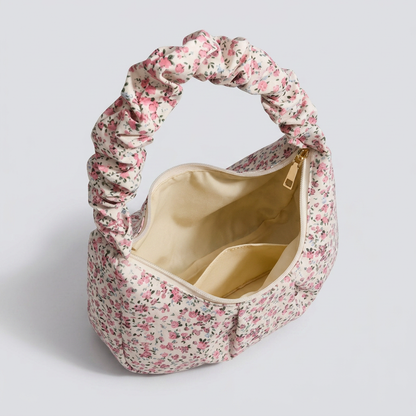 Aemi Floral Bag - Plus size model