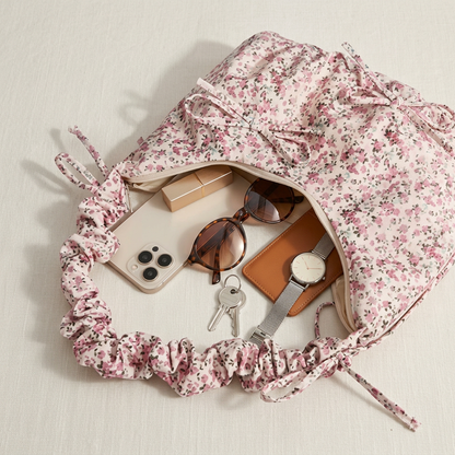 Aemi Floral Bag - Plus size model