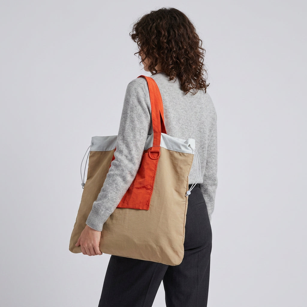 Folda | Foldable Tote Bag - Plus size model