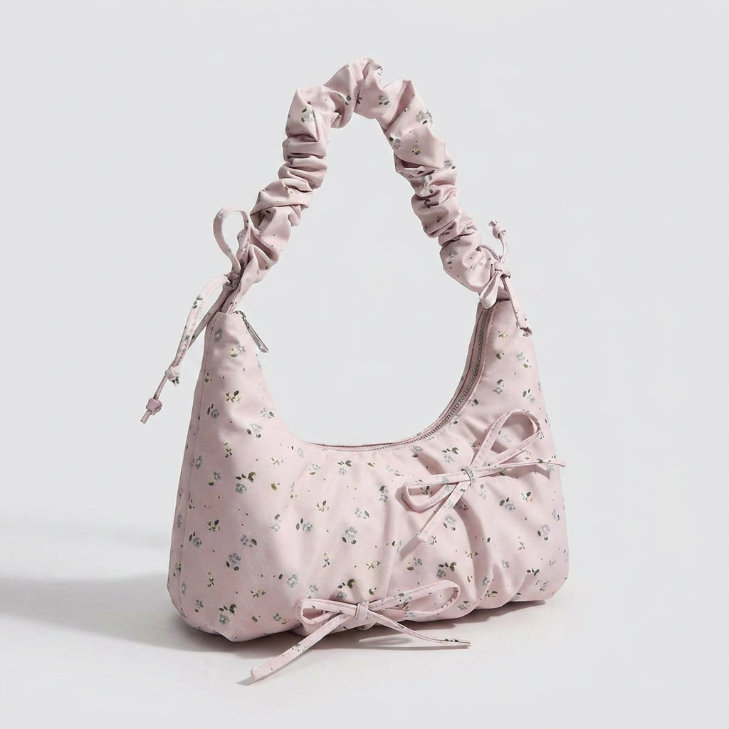 Aemi Floral Bag - Plus size model