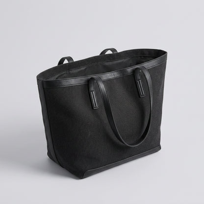 Hafa | Tote Bag - Plus size model
