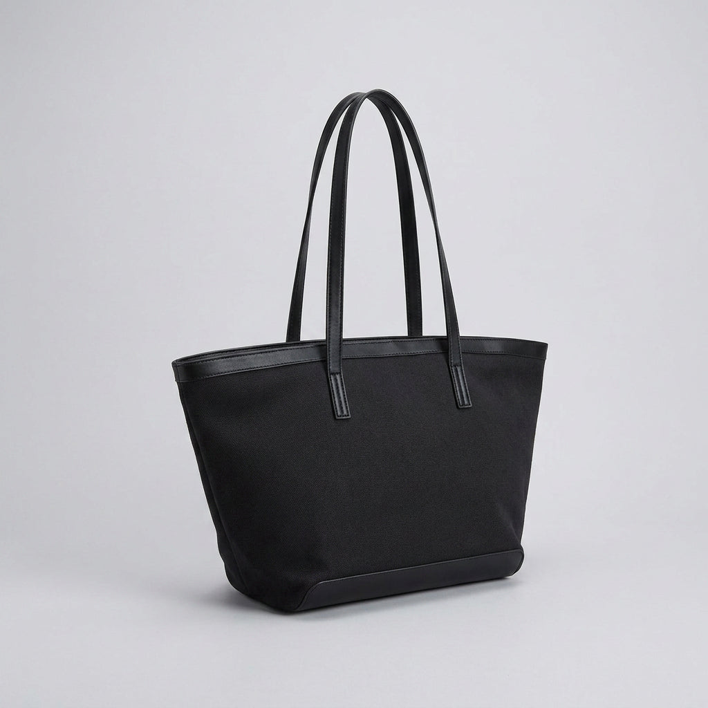Hafa | Tote Bag - Plus size model