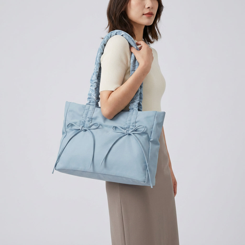 Noeda | Tote Bag - Plus size model
