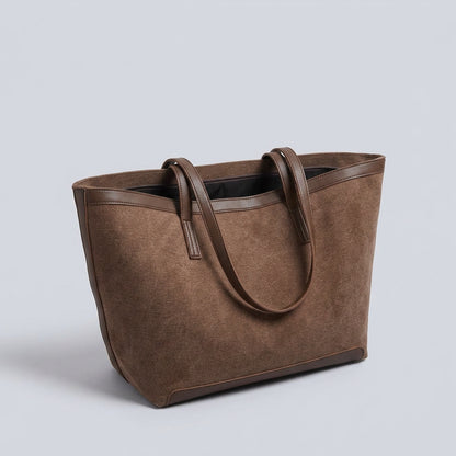 Hafa | Tote Bag - Plus size model