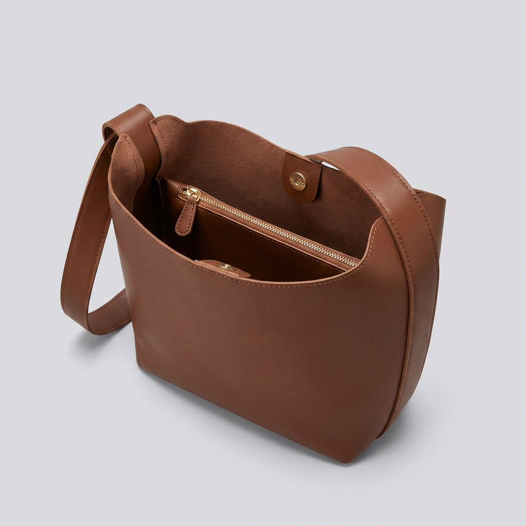Ganna | Shoulder Bag - Plus size model