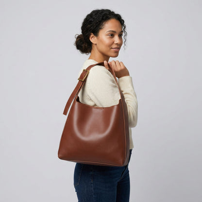 Ganna | Shoulder Bag - Plus size model