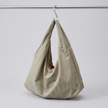 Joya | Hobo Bag - Plus size model