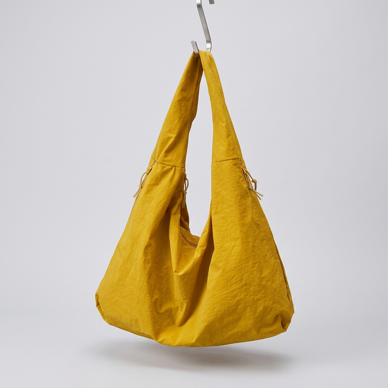 Joya | Hobo Bag - Plus size model