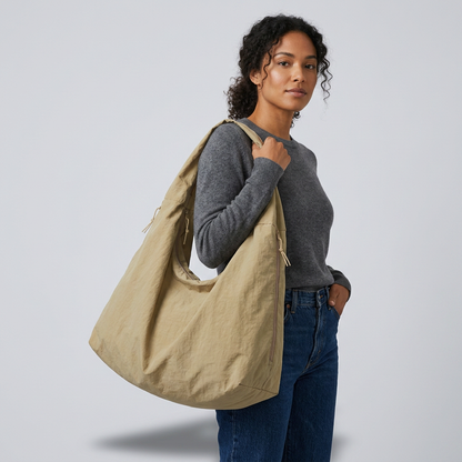 Joya | Hobo Bag - Plus size model