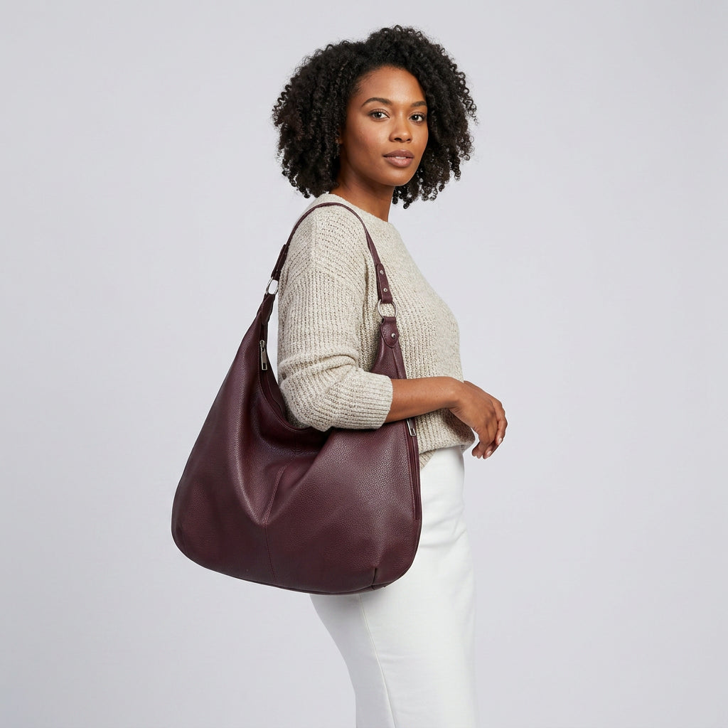 Ohana | Hobo Bag - Plus size model