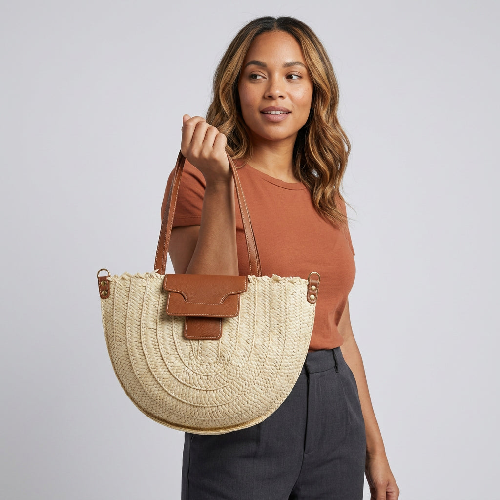 Sunny | Tote Bag - Plus size model