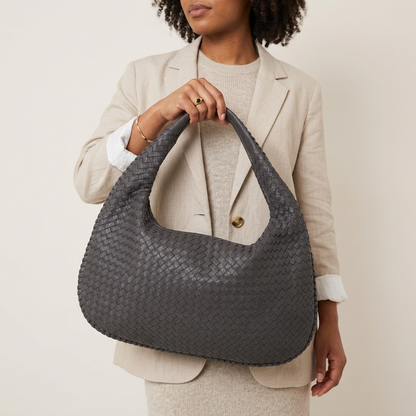 Palma | Hobo Bag - Plus size model