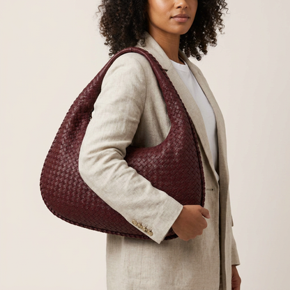 Palma | Hobo Bag - Plus size model