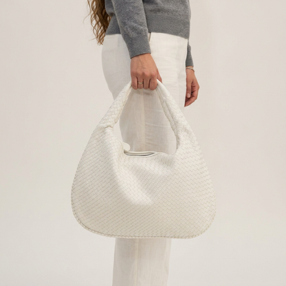 Palma | Hobo Bag - Plus size model