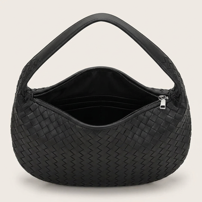 Palma | Hobo Bag - Plus size model