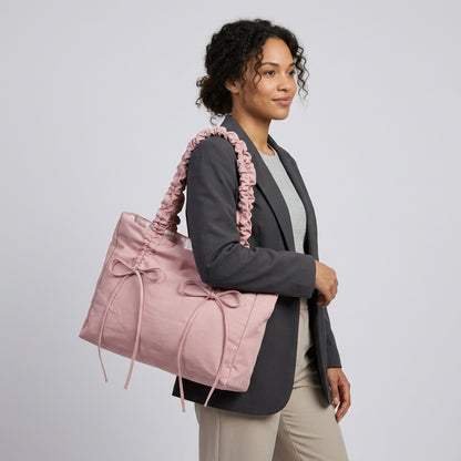 Noeda | Tote Bag - Plus size model
