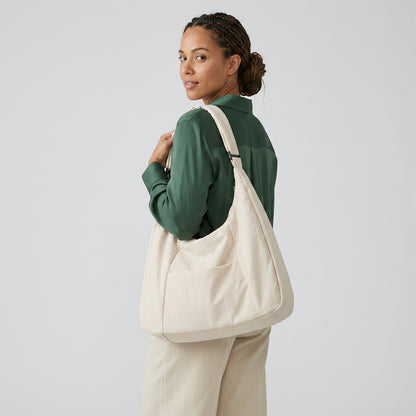 Dayah | Tote Bag - Plus size model