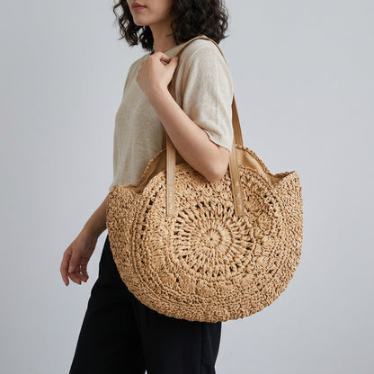 Vamah | Tote Bag - Plus size model