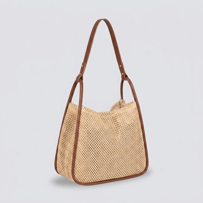 Banna | Tote Bag - Plus size model