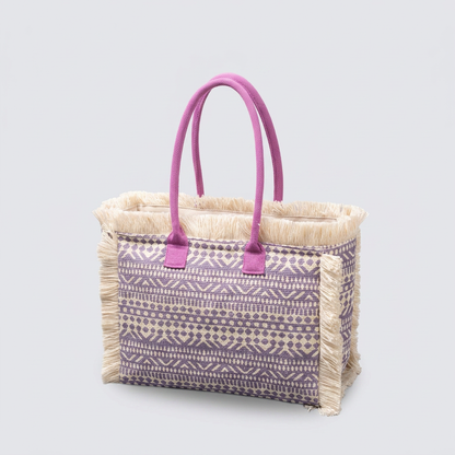 Flora | Tote Bag - Plus size model