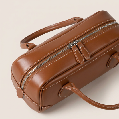 Melya | Shoulder Bag - Plus size model