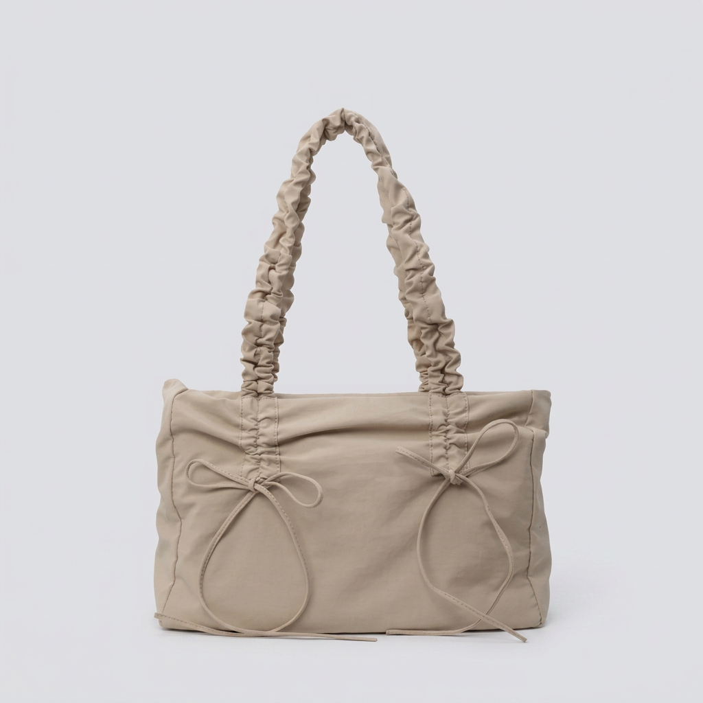 Noeda | Tote Bag - Plus size model