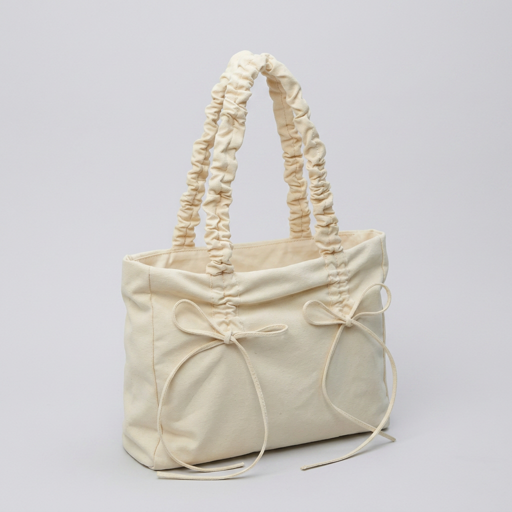 Noeda | Tote Bag - Plus size model