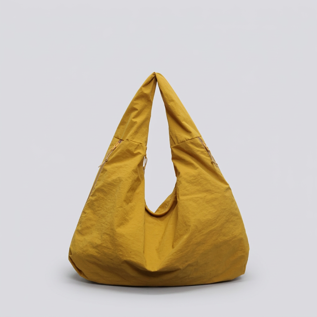 Joya | Hobo Bag - Plus size model
