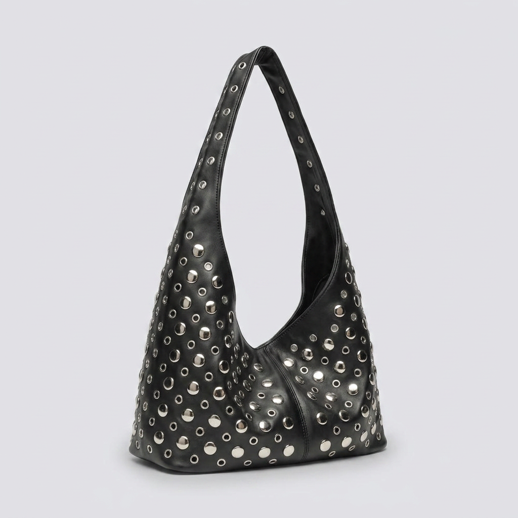 Molly | Hobo Bag - Plus size model