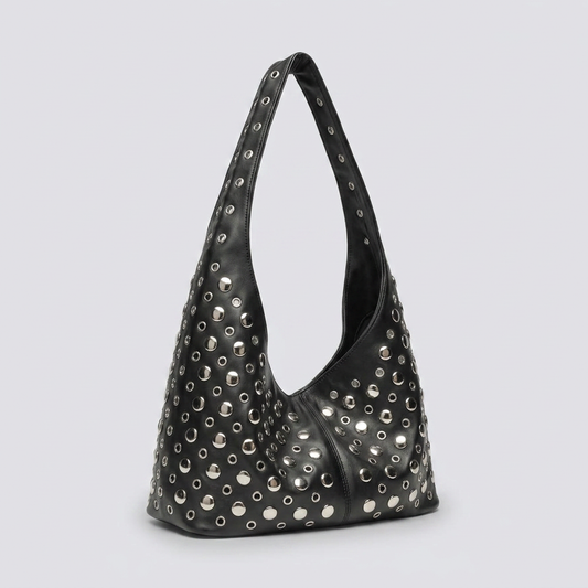 Molly | Hobo Bag - Plus size model