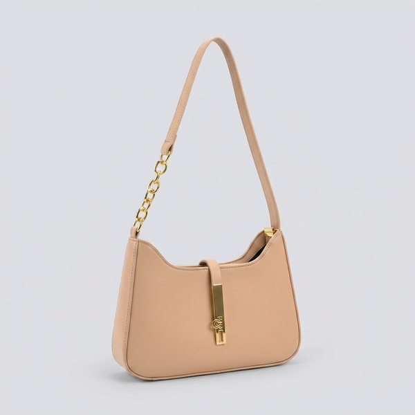 Allia | Shoulder Bag - Plus size model