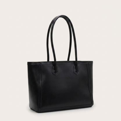 Elora | Tote Bag - Plus size model