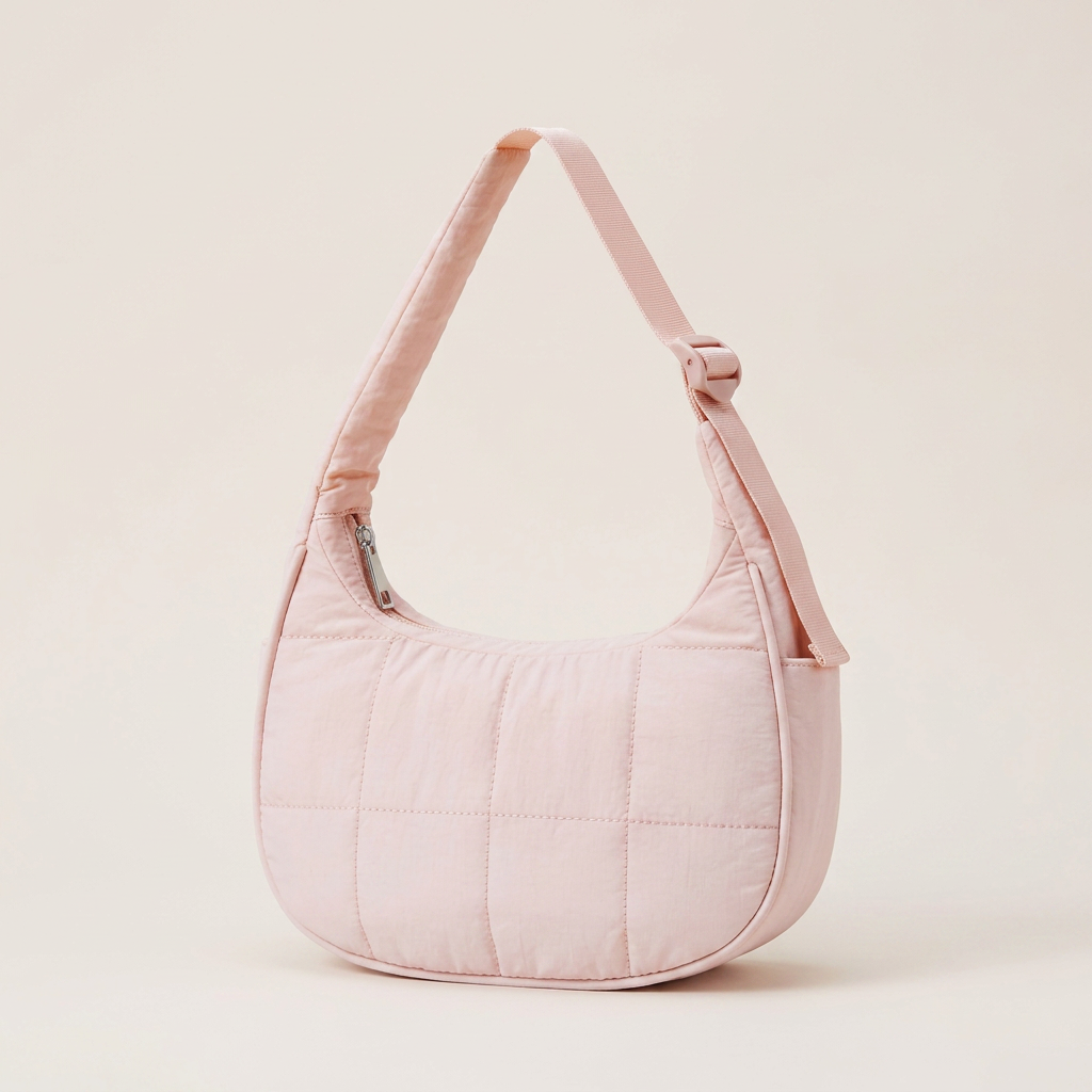 Mira | Shoulder Bag - Plus size model