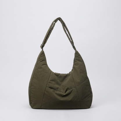 Dayah | Tote Bag - Plus size model
