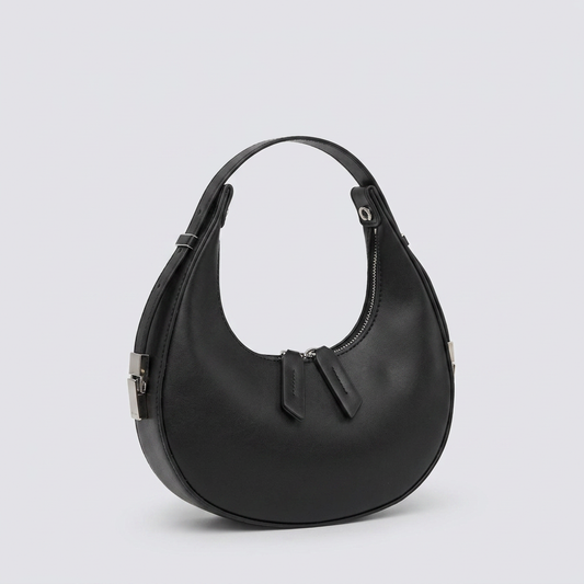 Mona | Shoulder Bag - Plus size model
