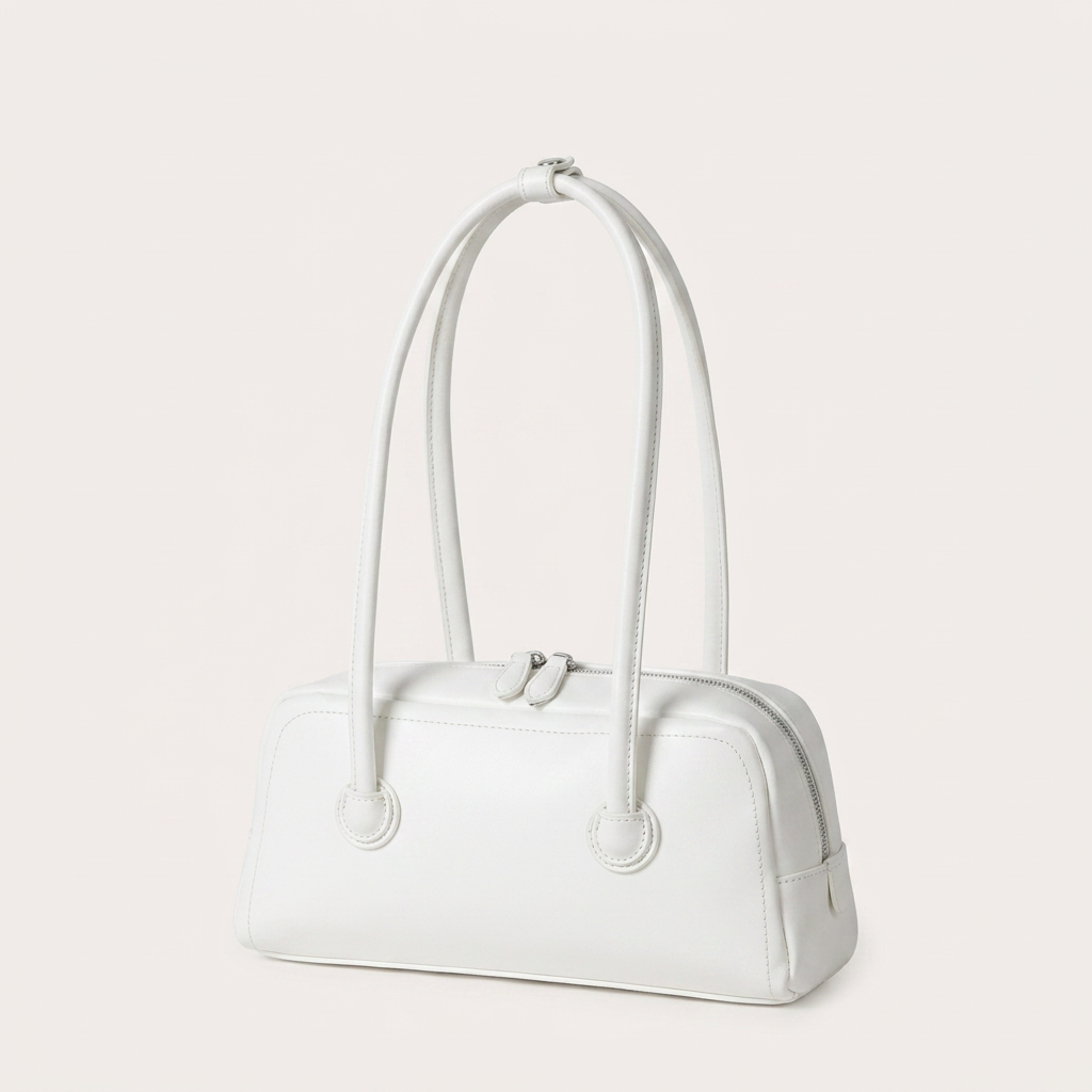 Melya | Shoulder Bag - Plus size model