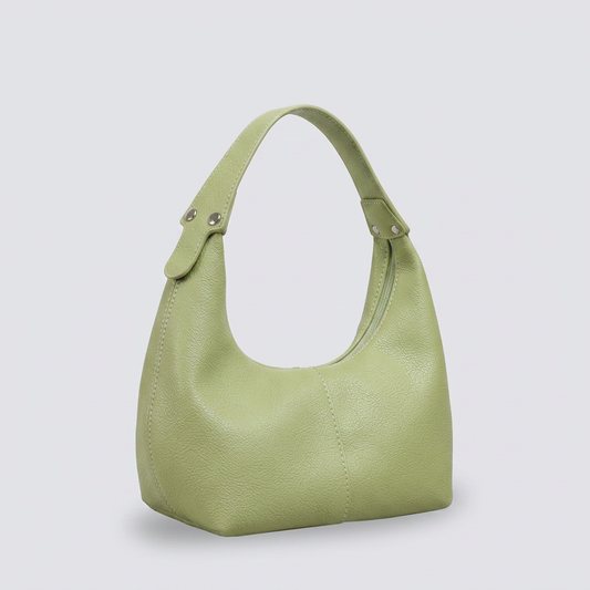 Lima | Shoulder Bag - Plus size model