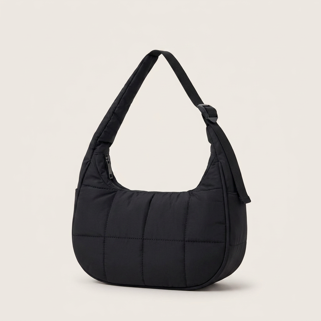 Mira | Shoulder Bag - Plus size model