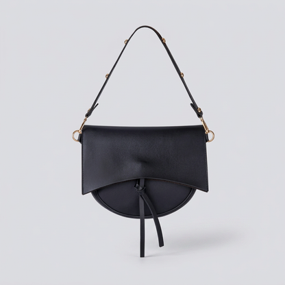 Lune | Crossbody Bag - Plus size model