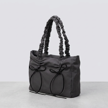Noeda | Tote Bag - Plus size model