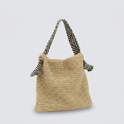 Namah | Shoulder Bag - Plus size model