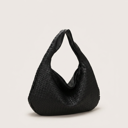 Palma | Hobo Bag - Plus size model