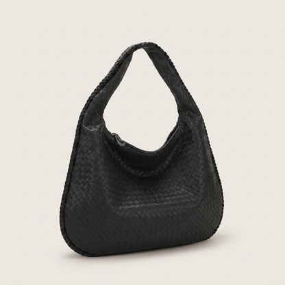 Palma | Hobo Bag - Plus size model