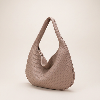Palma | Hobo Bag - Plus size model
