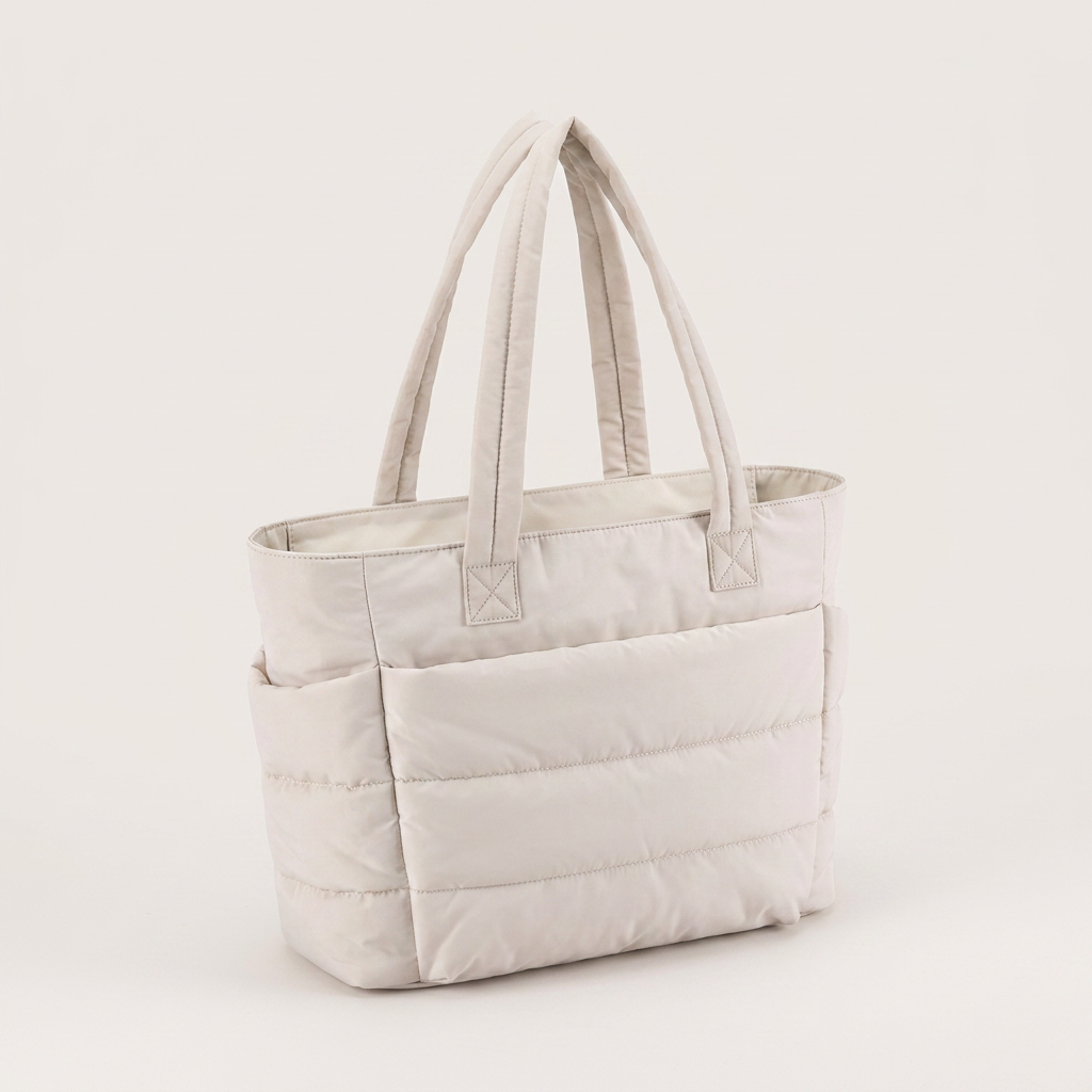 Sanna | Tote Bag - Plus size model
